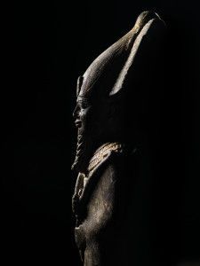 Estatuilla del dios Osiris. Grauvaca. Dinastia XXVI (664-525 aC)