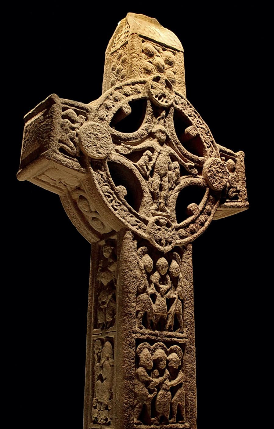 Muirchertach Cruz de las Escrituras Clonmacnoise