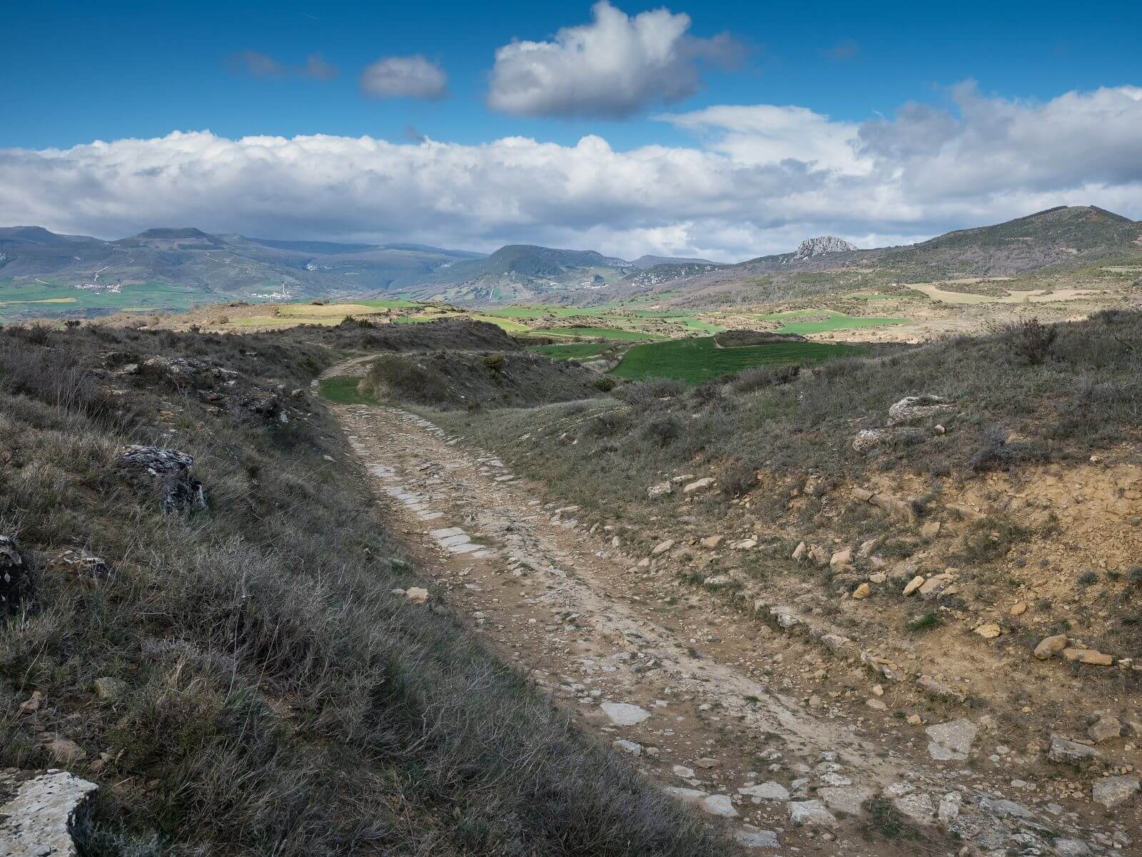 calza romana, camino de iguste, guirguillano, navarra